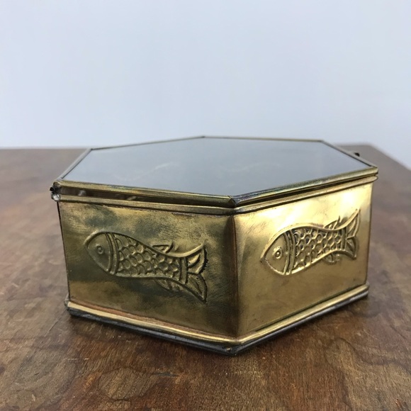 Vintage Made in India Glass Brass Fish Trinket Box - Picture 4 of 6